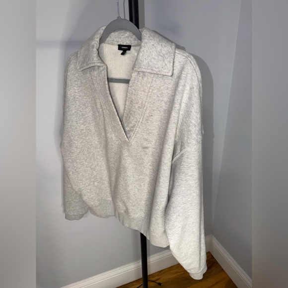 Express Oversized Light Gray V-Neck Sweater Soft Cozy Casual Women’s Small - Picture 5 of 5